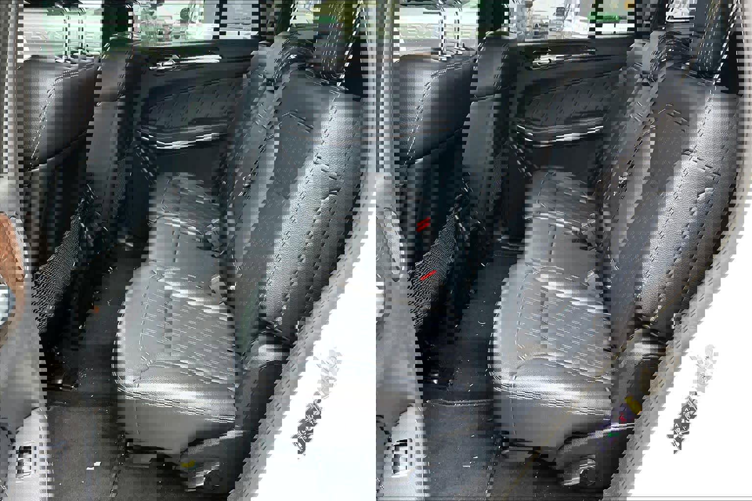 Used 2014 Mercedes-Benz GL 450 4MATIC image 27