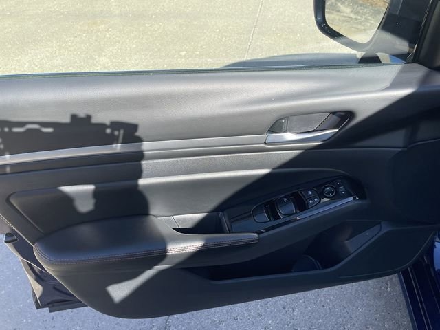 Used 2024 Nissan Altima 2.5 SR image 10