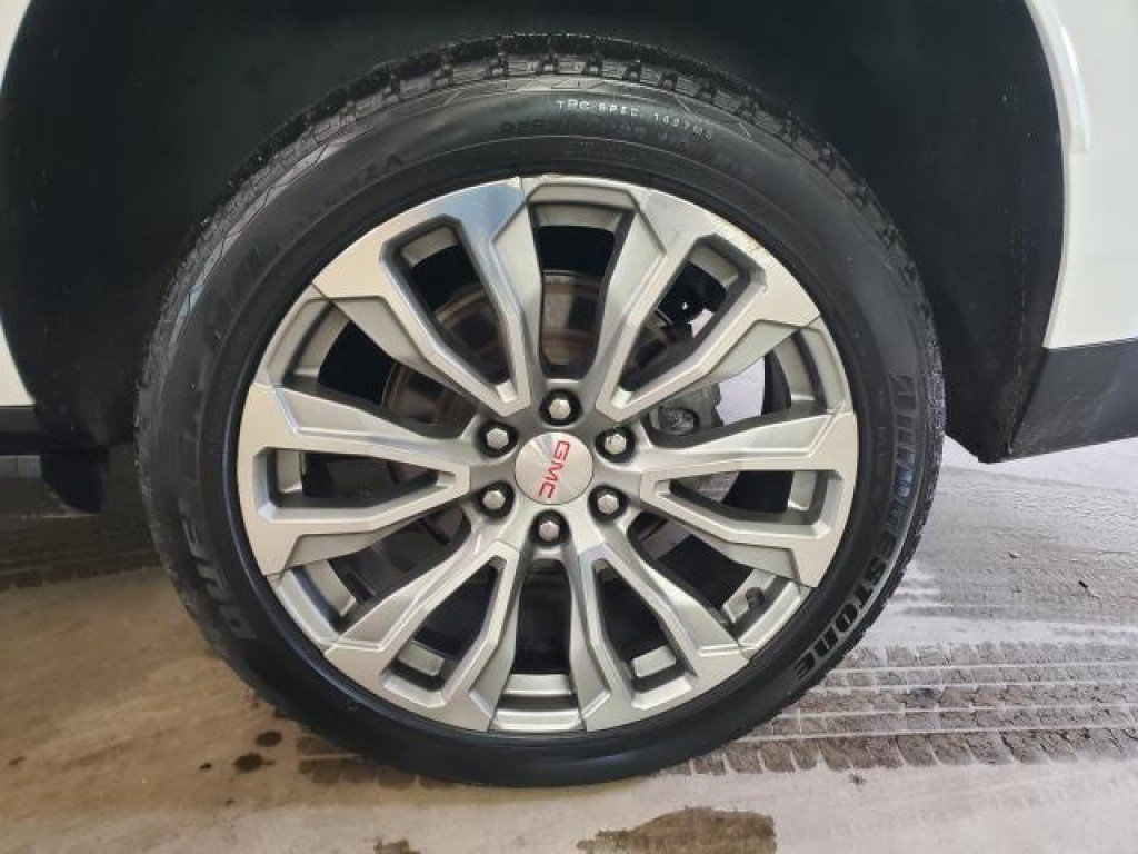 Used 2021 GMC Yukon Denali w/ Denali Premium Package image 5