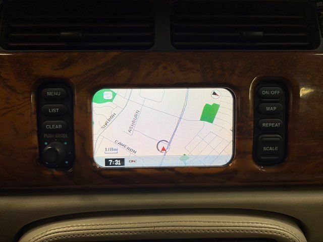 Used 2001 Jaguar XK8 Convertible image 22