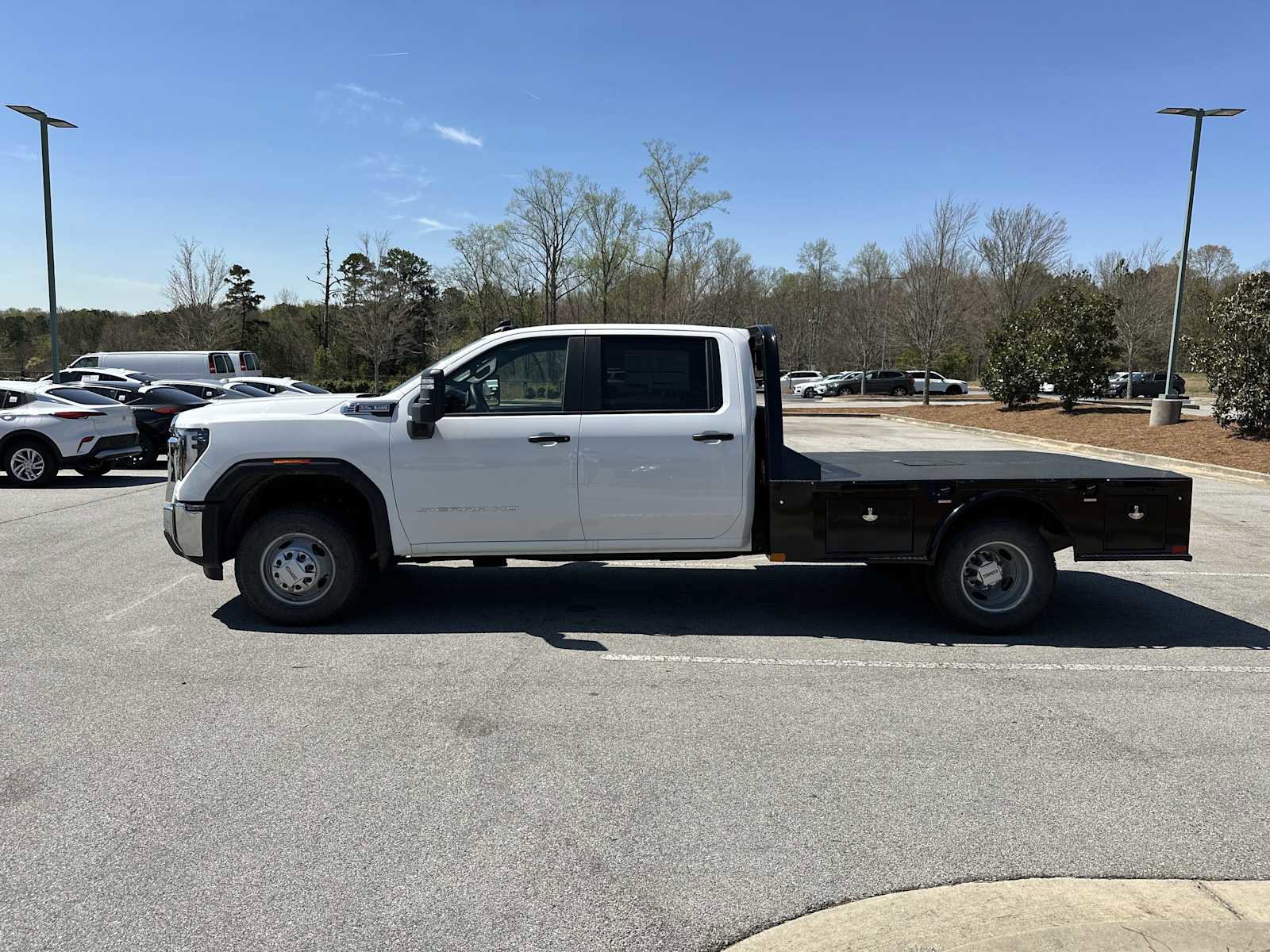 New 2025 GMC Sierra 3500 Pro w/ Convenience Package RWD image 4