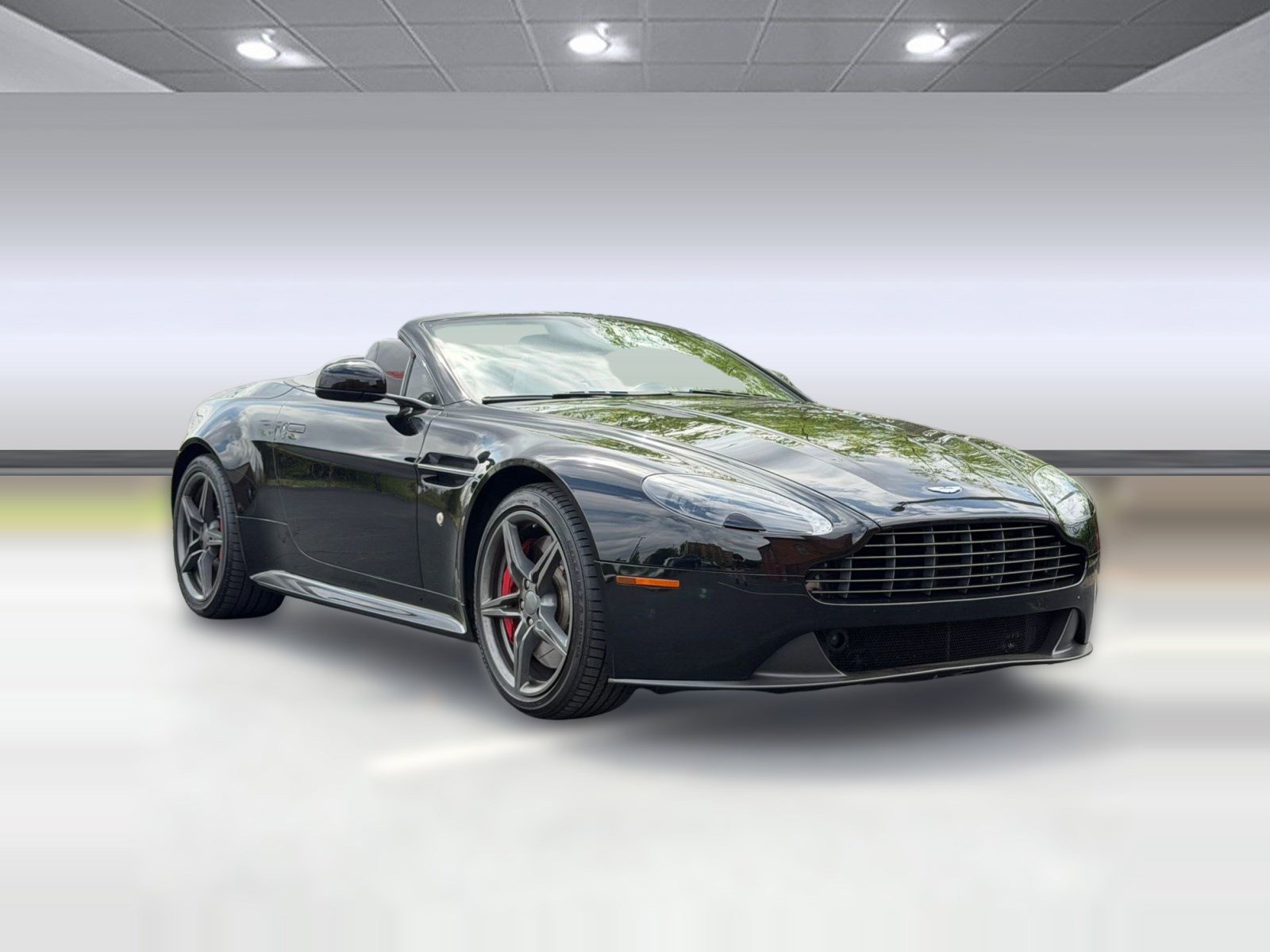 Used 2016 Aston Martin V8 Vantage GT RWD image 28