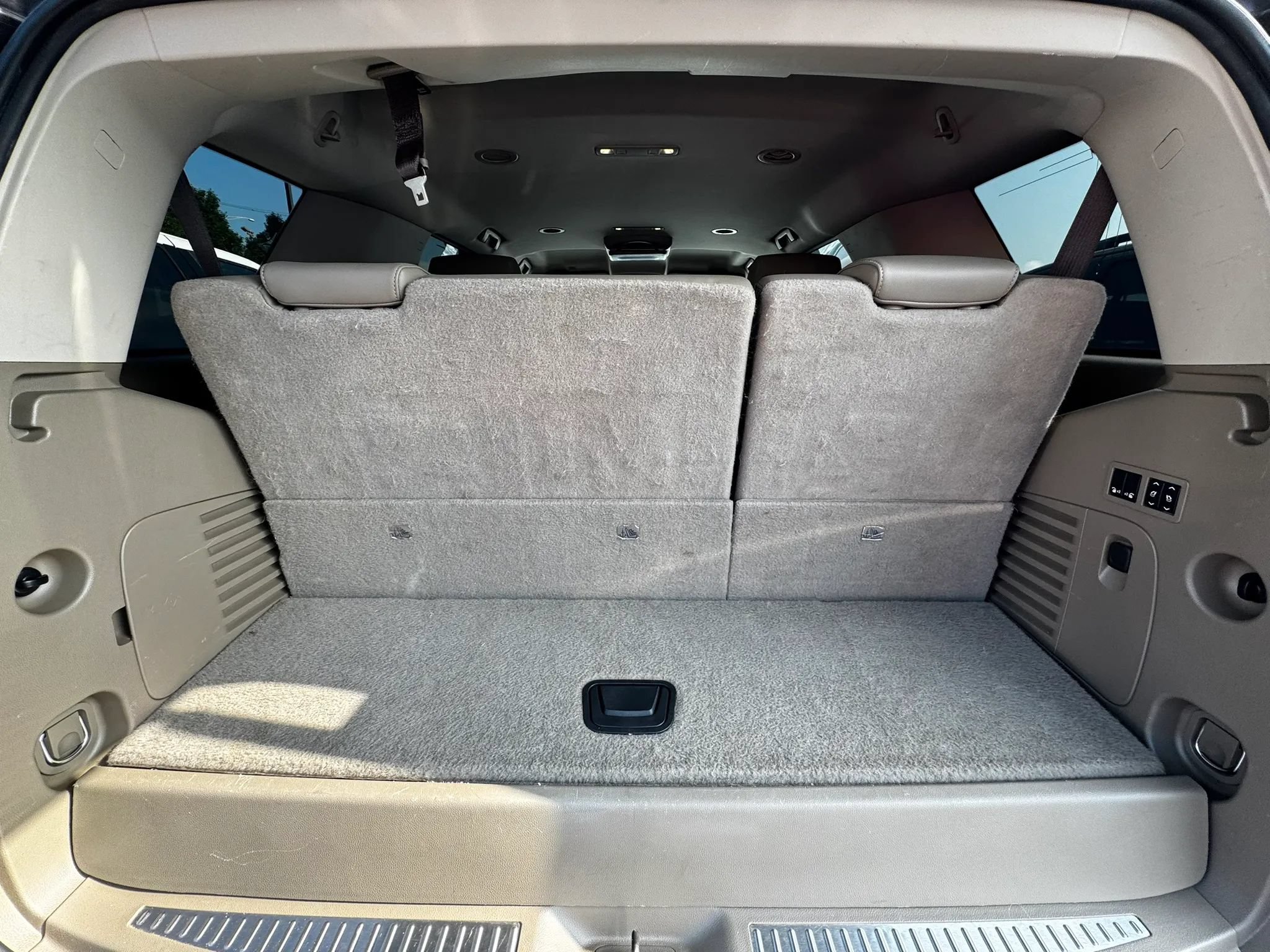 Used 2017 GMC Yukon SLT AWD/4WD image 42