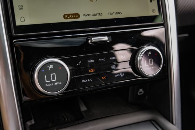 Used 2023 Land Rover Discovery HSE R-Dynamic AWD/4WD image 34