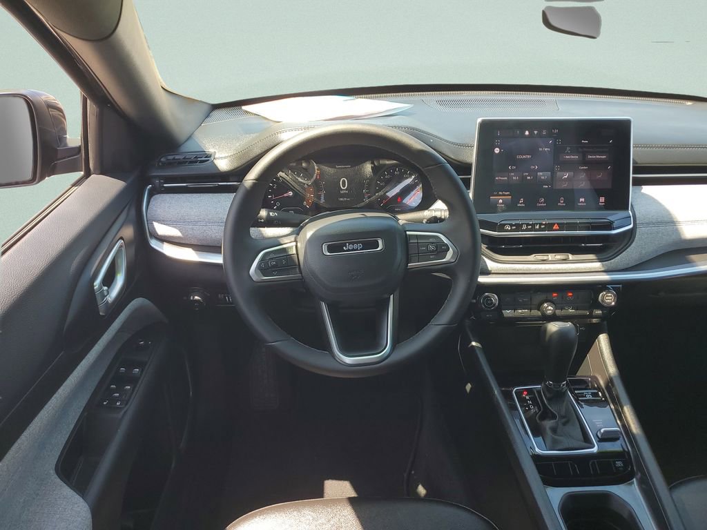 Used 2024 Jeep Compass Latitude image 15