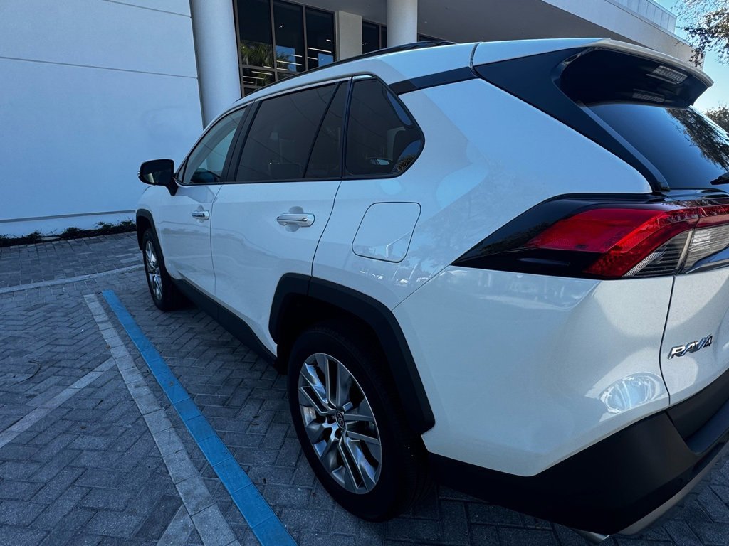 Used 2022 Toyota RAV4 Limited image 13