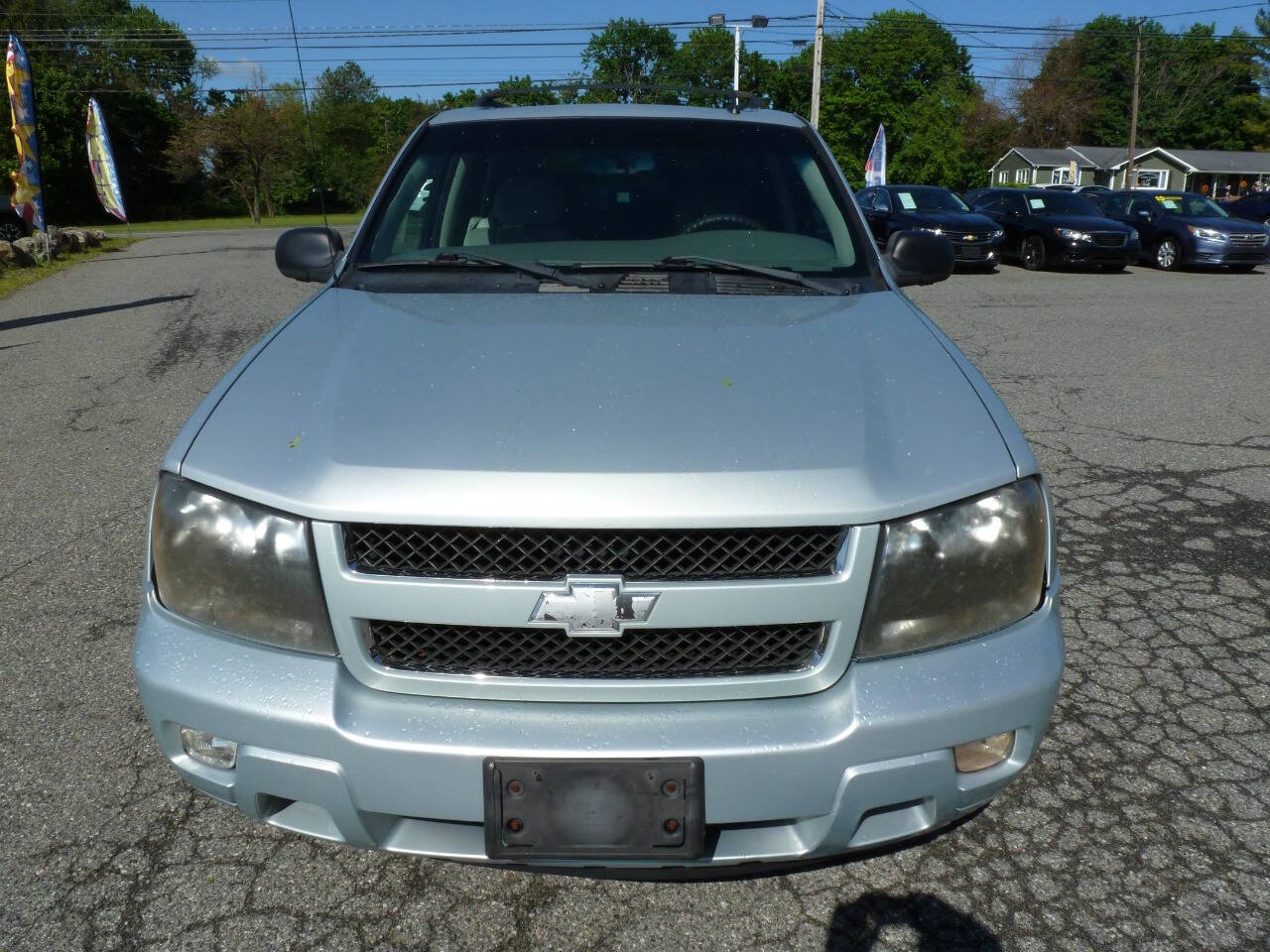 Used 2008 Chevrolet TrailBlazer LT w/ Sun And Sound Package AWD/4WD image 2
