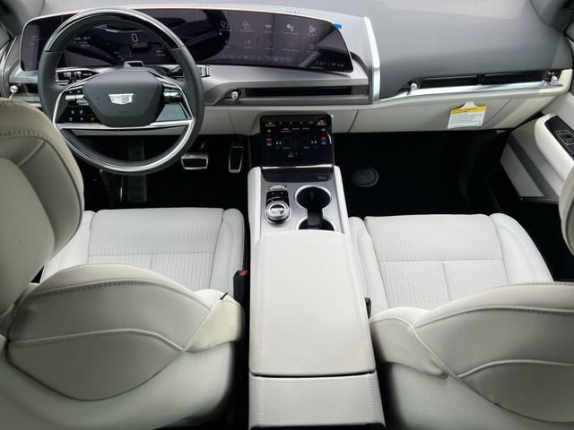 New 2026 Cadillac Vistiq Premium Luxury w/ LPO, Floor Liner Package AWD/4WD image 7