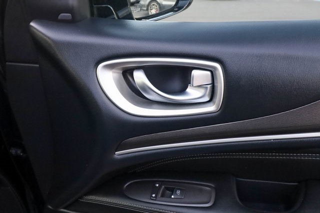 Used 2019 INFINITI QX60 Luxe w/ Essential Package image 40