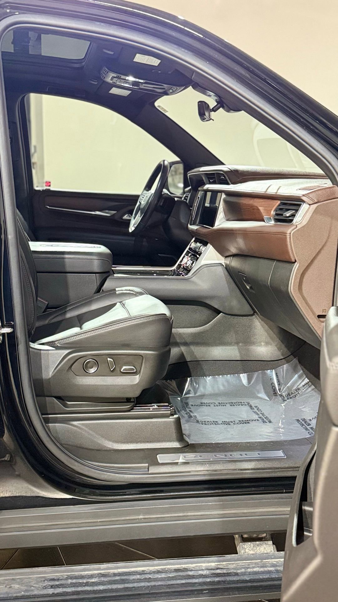 Used 2022 GMC Yukon Denali w/ Denali Ultimate Package image 67