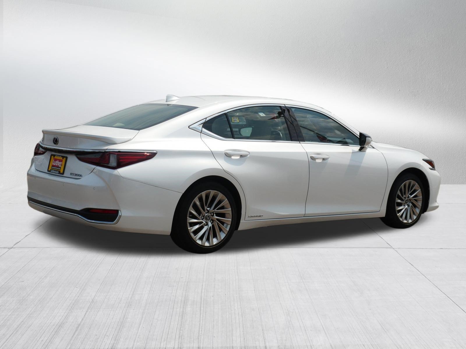 Used 2019 Lexus ES 300h FWD image 7