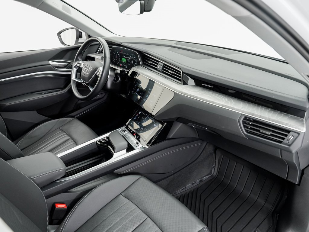 Used 2024 Audi Q8 e-tron Premium Plus image 20