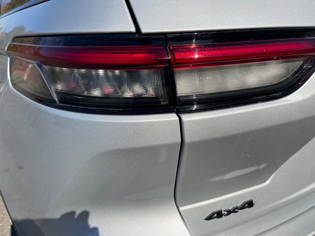 New 2025 Jeep Grand Cherokee Altitude image 12