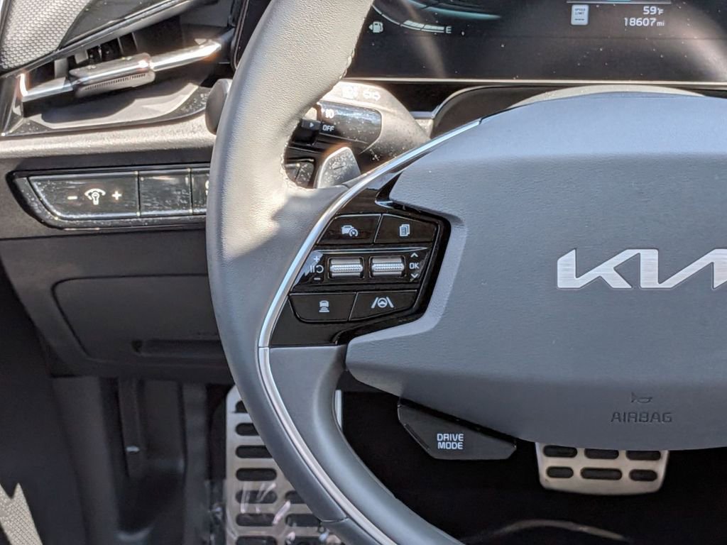 Used 2023 Kia Niro EX Touring image 20