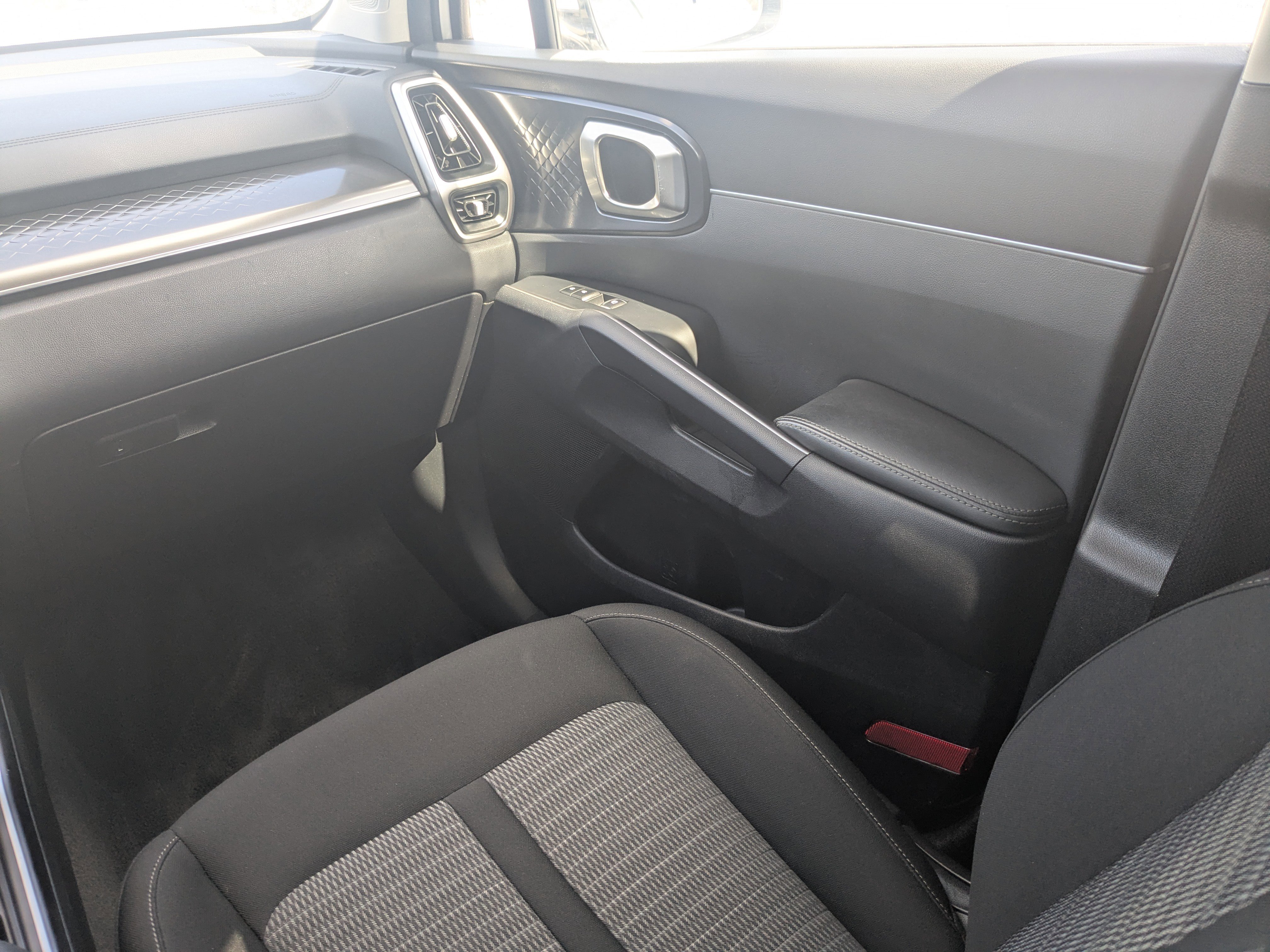 Used 2022 Kia Sorento LX image 19