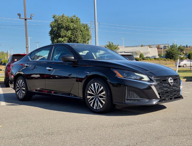Certified 2025 Nissan Altima 2.5 SV FWD image 4