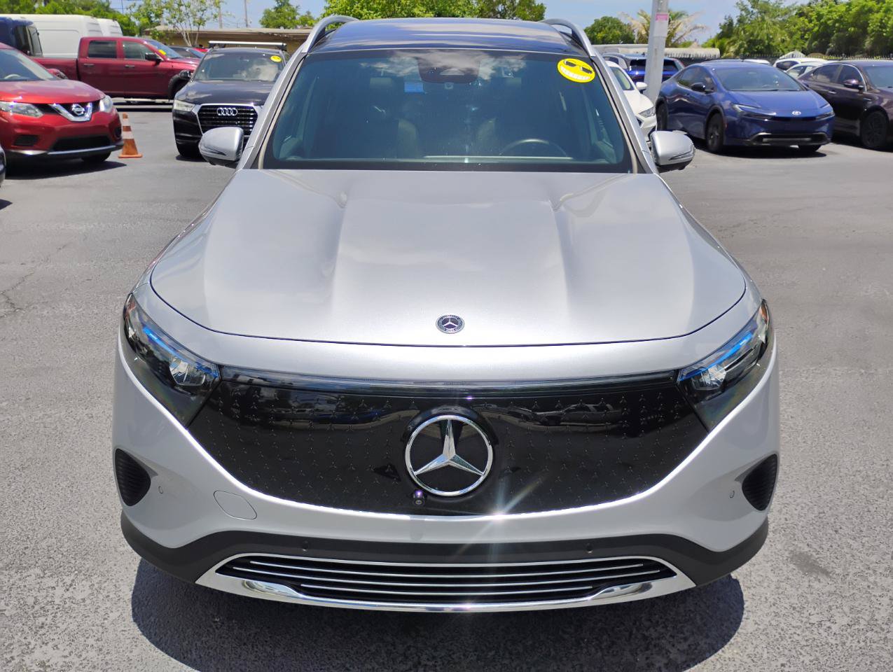 Used 2024 Mercedes-Benz EQB 300 4MATIC image 19