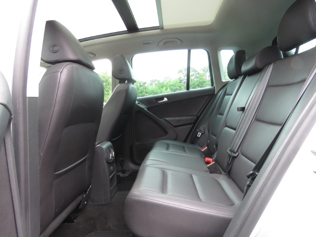 Used 2017 Volkswagen Tiguan Wolfsburg Edition AWD/4WD image 19