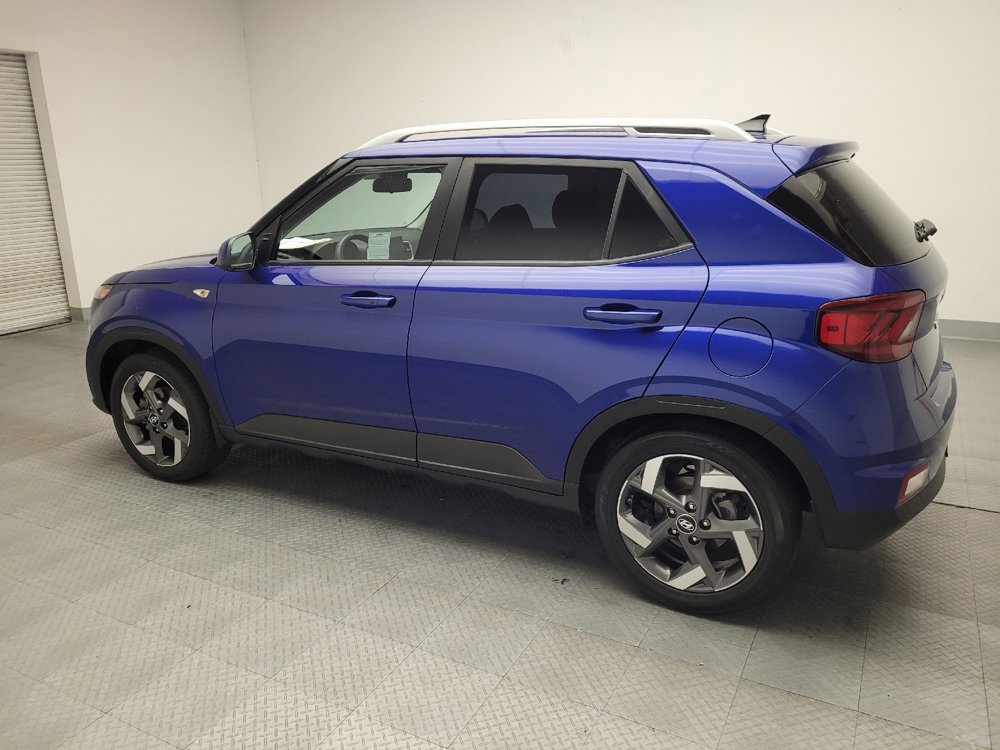 Used 2022 Hyundai Venue Limited image 3