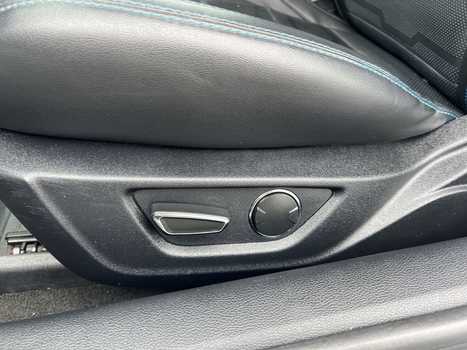 Used 2018 Ford Mustang GT Premium w/ Equipment Group 401A RWD image 14