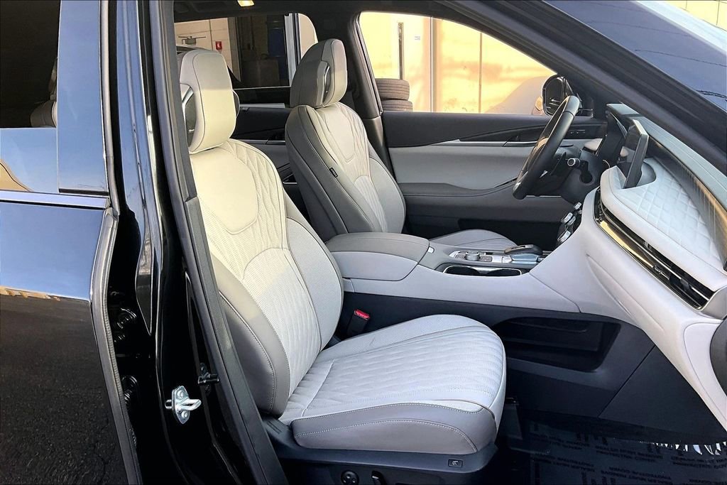Certified 2026 INFINITI QX60 Autograph w/ Dark Cargo Package image 28
