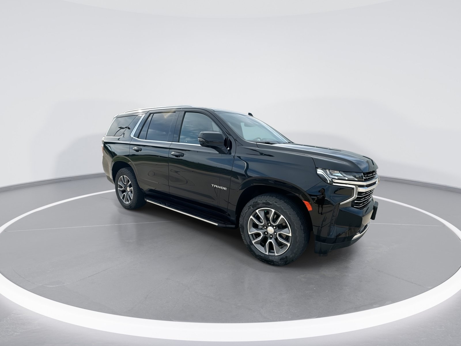 Certified 2023 Chevrolet Tahoe LT w/ Luxury Package AWD/4WD image 2