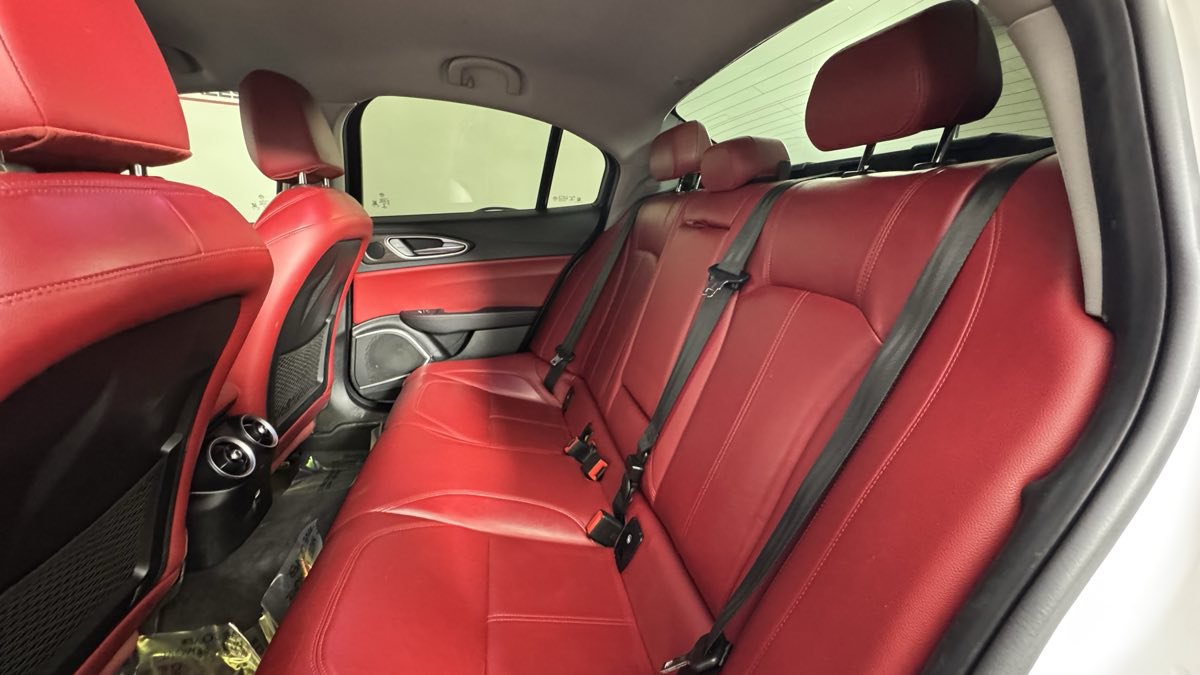 Used 2019 Alfa Romeo Giulia Ti AWD/4WD image 30