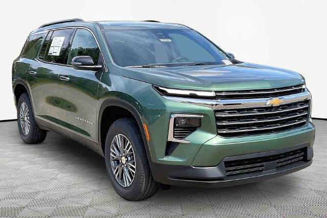 New 2027 Chevrolet Traverse LT FWD image 1