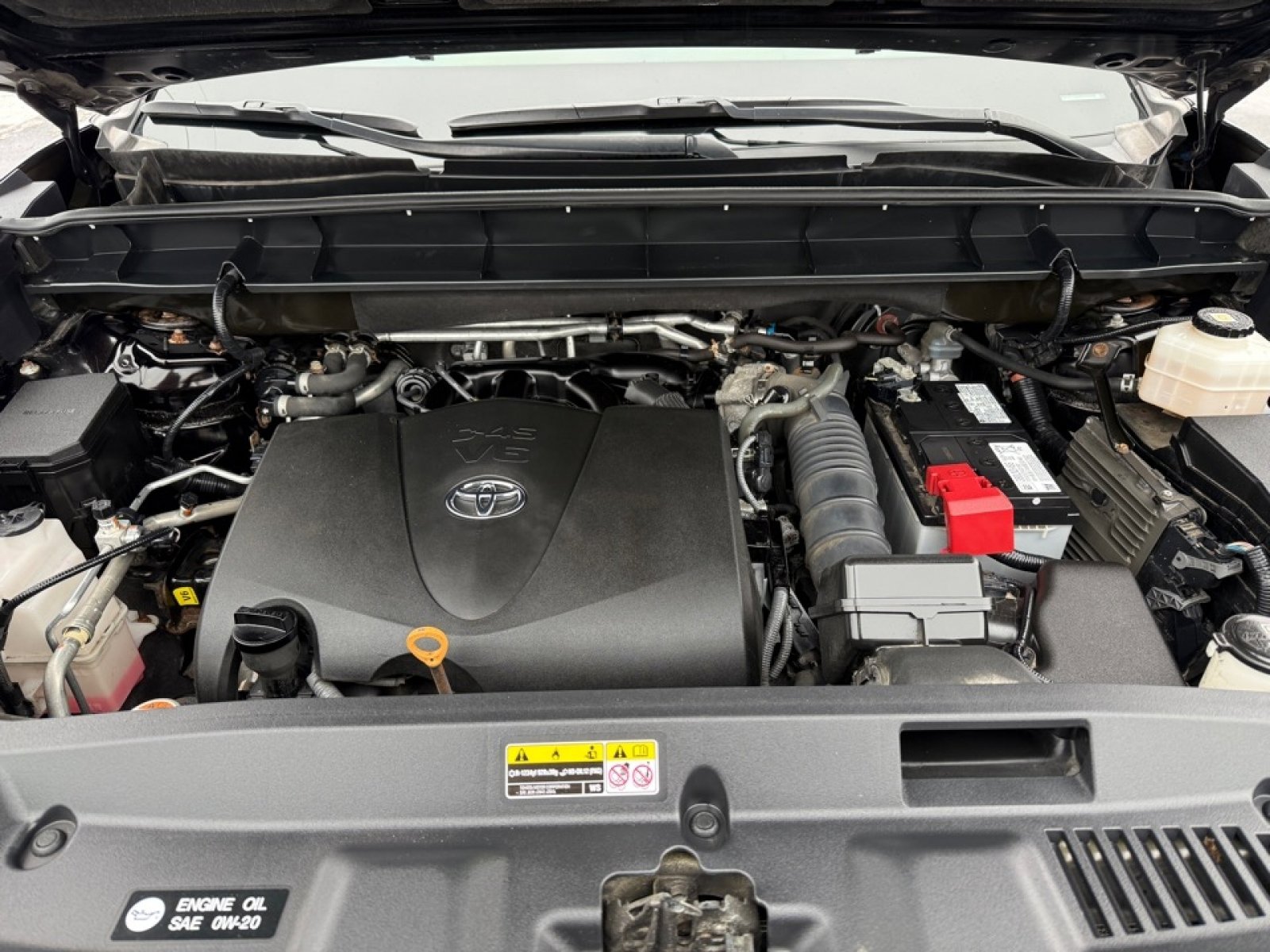 Used 2020 Toyota Highlander XLE image 40