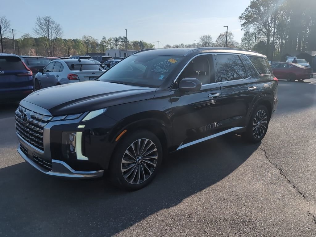 Used 2024 Hyundai Palisade Calligraphy image 3