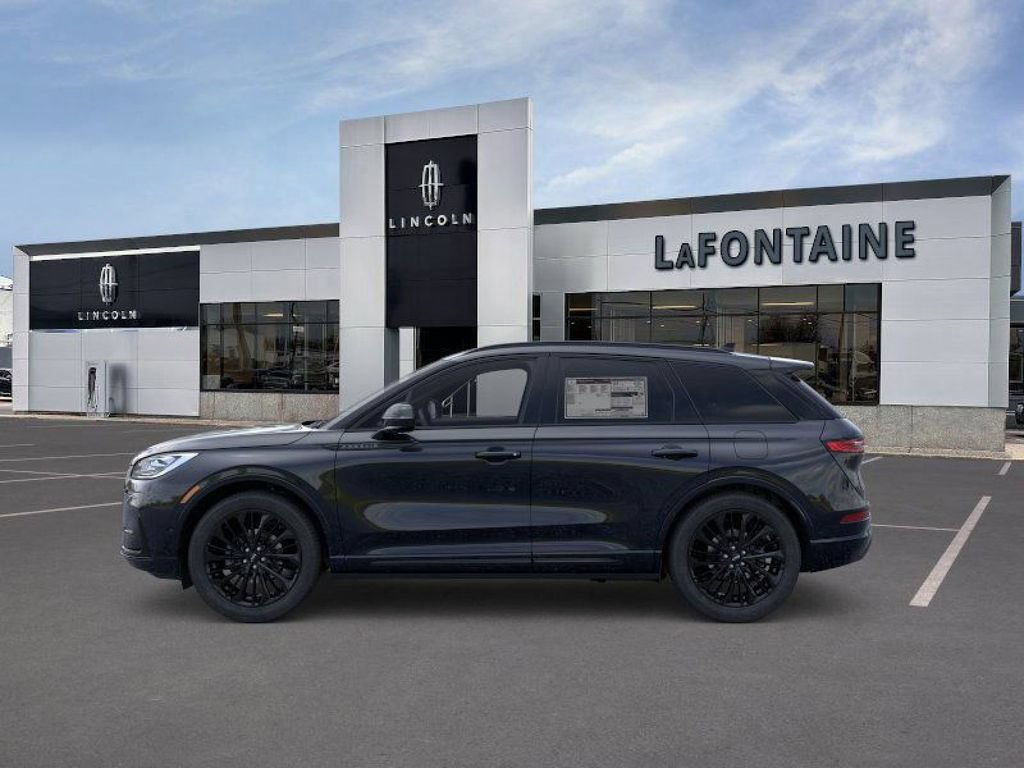 New 2025 Lincoln Corsair Reserve w/ Equipment Group 202A AWD/4WD image 3
