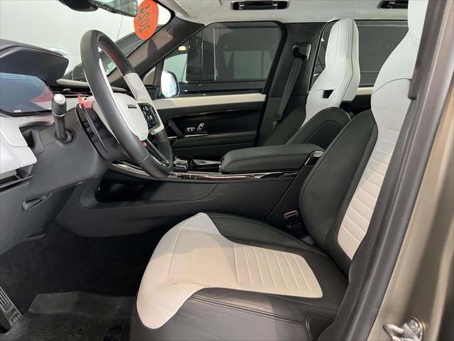 Used 2024 Land Rover Range Rover Sport SV Edition One Carbon Bronze image 15