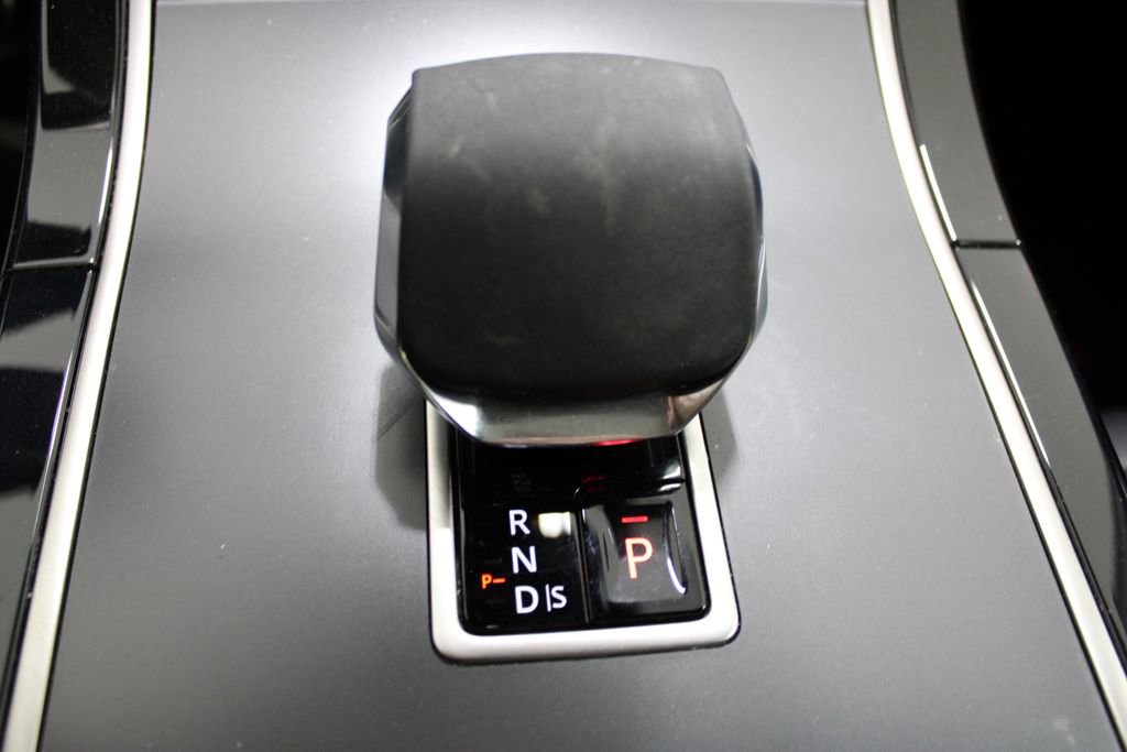 Used 2025 Land Rover Range Rover Velar Dynamic SE image 10