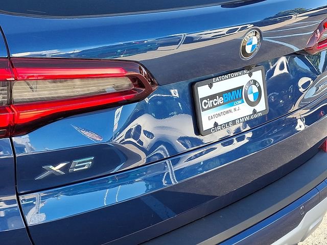 Used 2023 BMW X5 xDrive40i w/ Parking Assistance Package AWD/4WD image 32