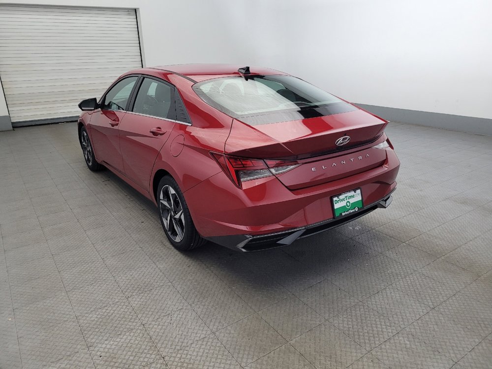 Used 2021 Hyundai Elantra SEL w/ Convenience + Premium Package image 5