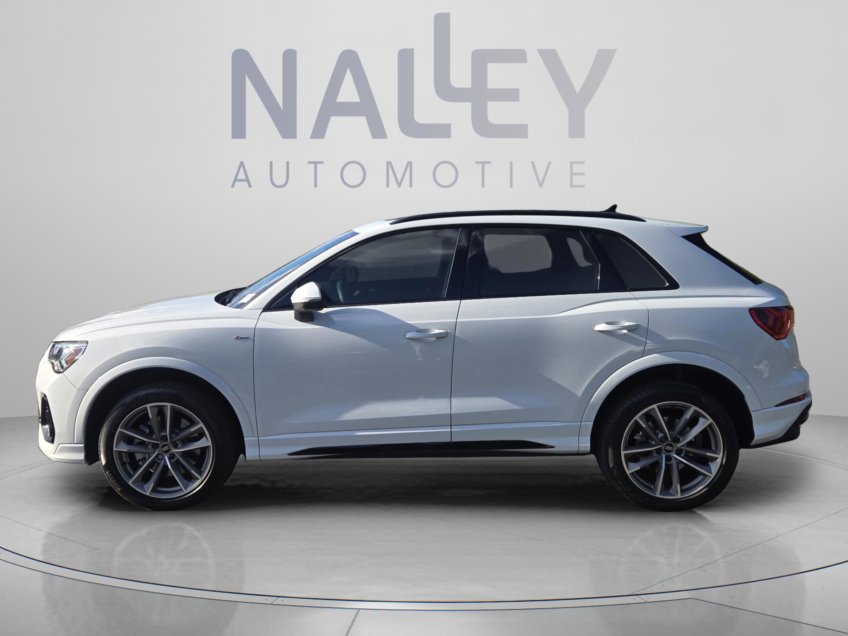 Used 2024 Audi Q3 2.0T Premium Plus AWD/4WD image 2