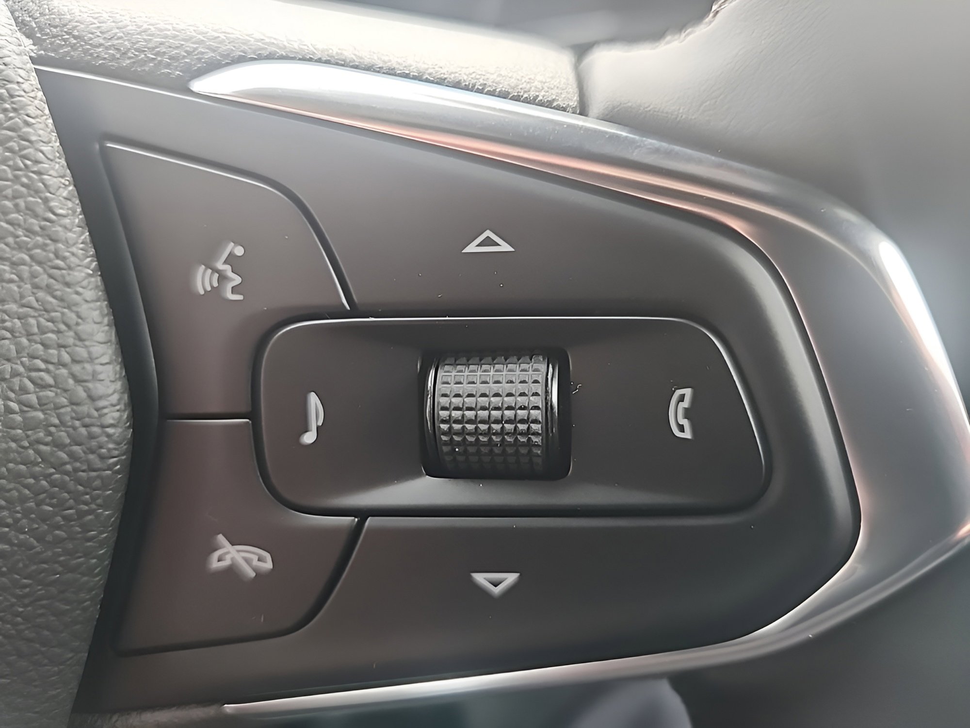 Used 2025 Chevrolet TrailBlazer ACTIV w/ Driver Confidence Package image 18