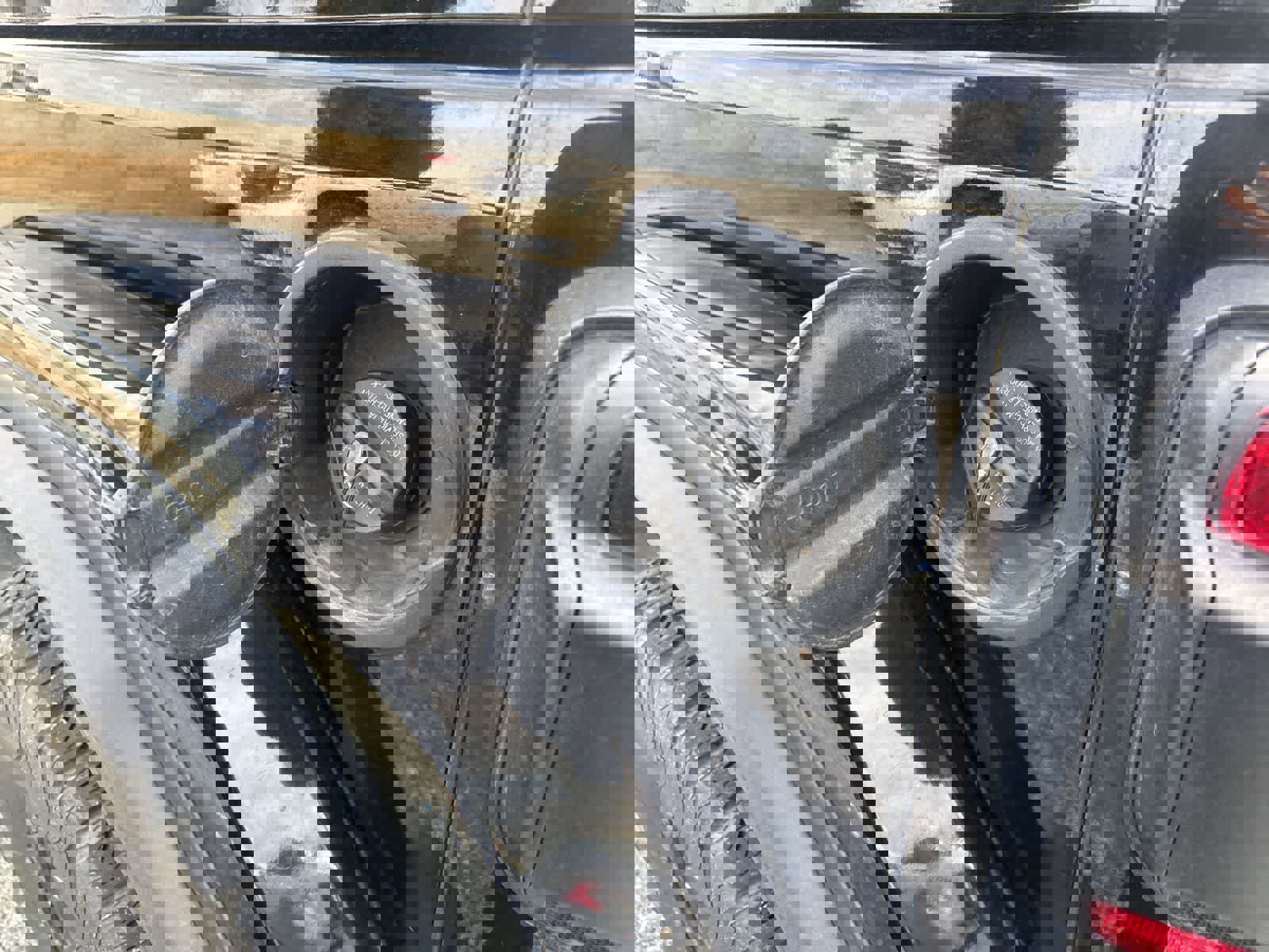 Used 2021 Jeep Wrangler Unlimited Rubicon w/ Xtreme Recon 35" Tire Package image 11