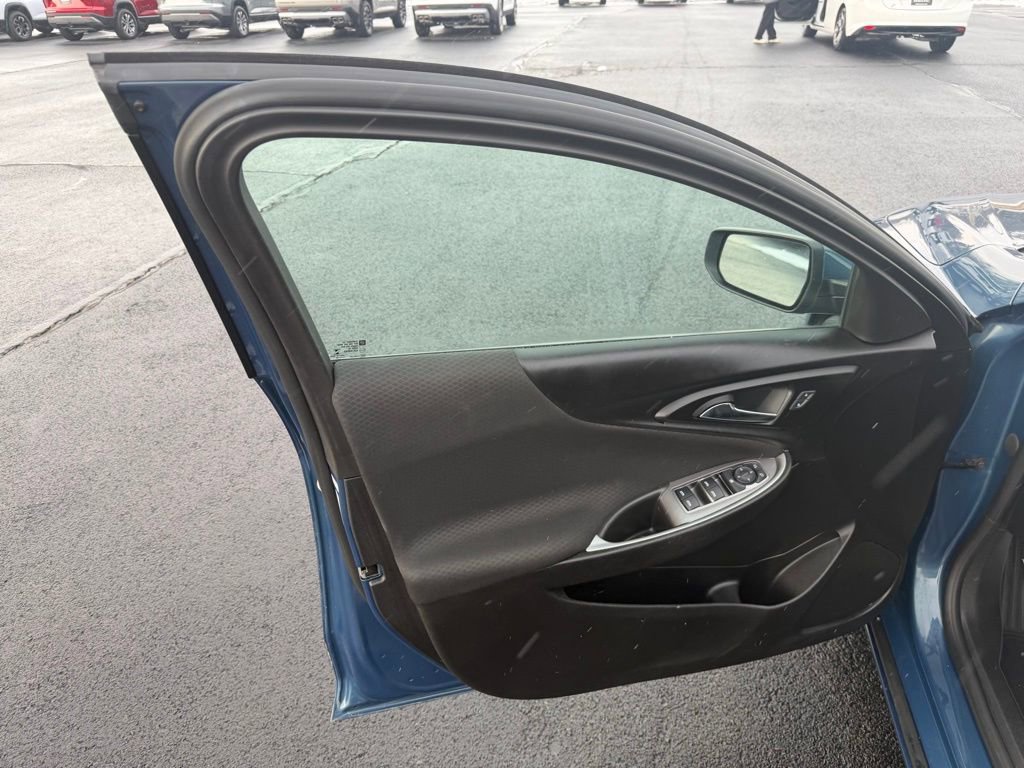 Used 2024 Chevrolet Malibu LT image 18