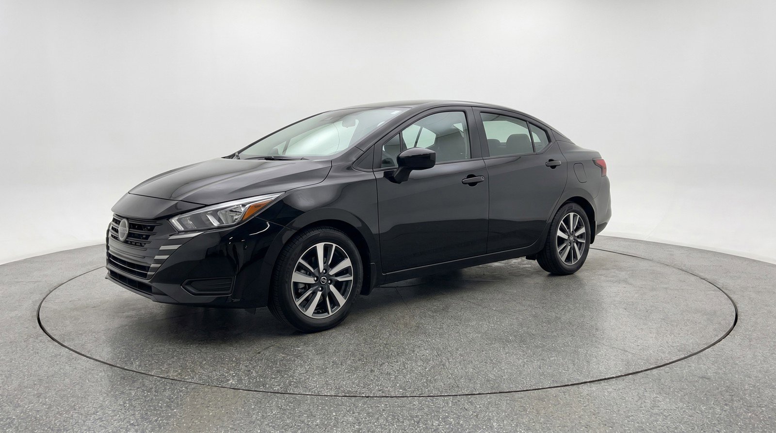 Used 2025 Nissan Versa SV image 3