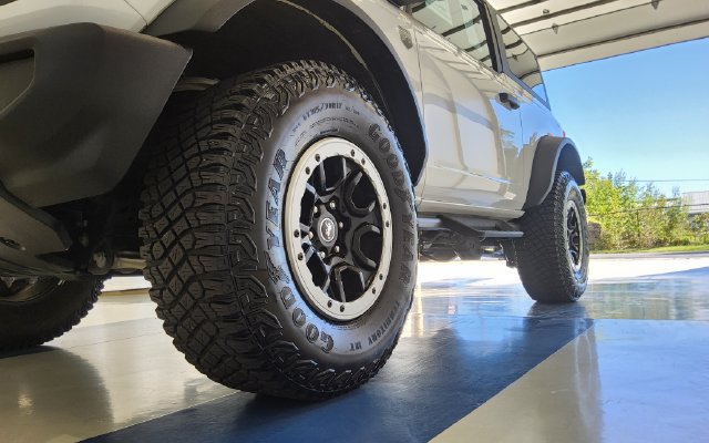 Used 2023 Ford Bronco Big Bend w/ Sasquatch Package AWD/4WD image 6