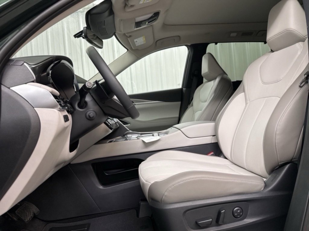 New 2026 INFINITI QX60 Luxe image 17