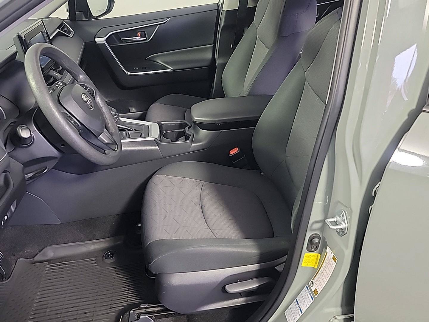 Used 2019 Toyota RAV4 XLE w/ All Weather Liner Package AWD/4WD image 18