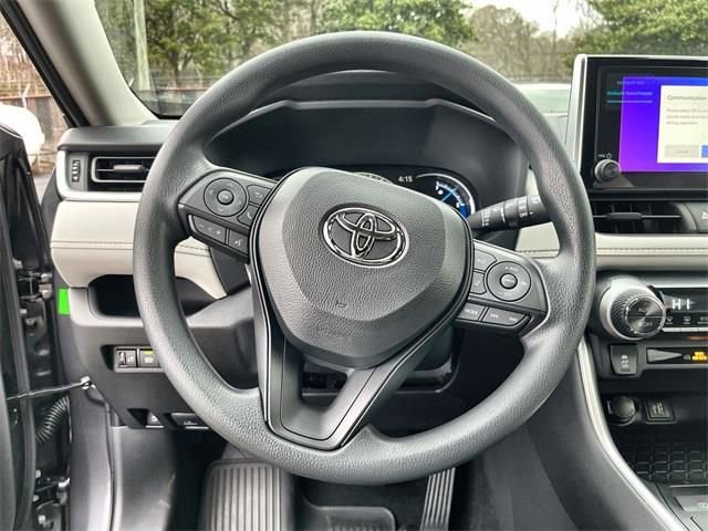 Used 2025 Toyota RAV4 XLE AWD/4WD image 23