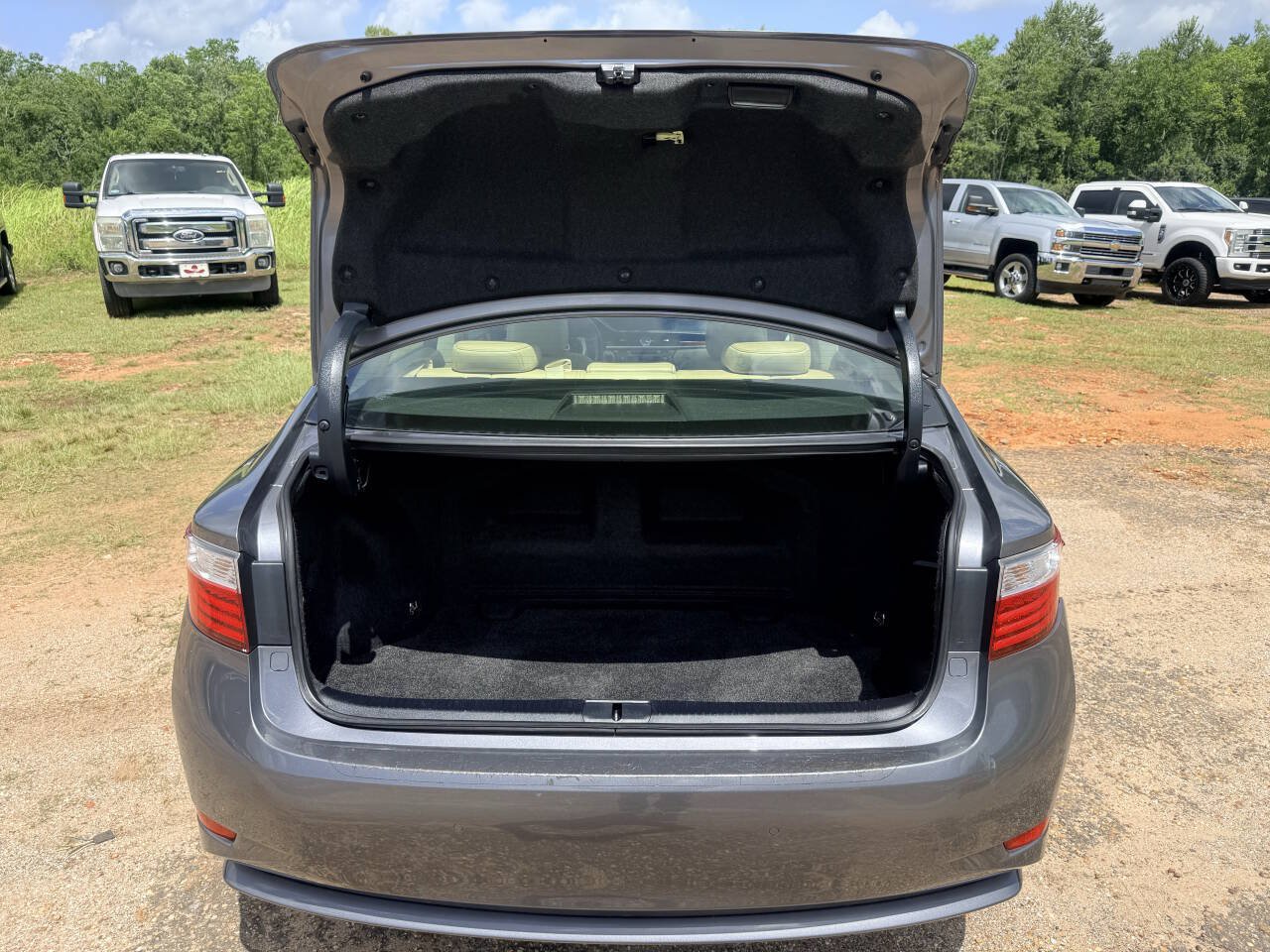 Used 2013 Lexus ES 300h w/ Premium Pkg FWD image 10