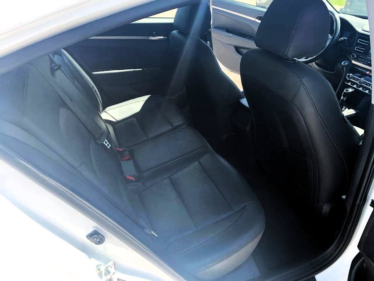 Used 2020 Hyundai Elantra Sedan FWD image 31