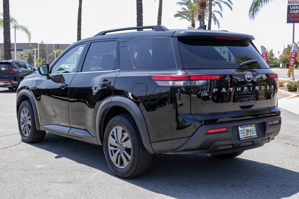 Used 2024 Nissan Pathfinder SV FWD image 6