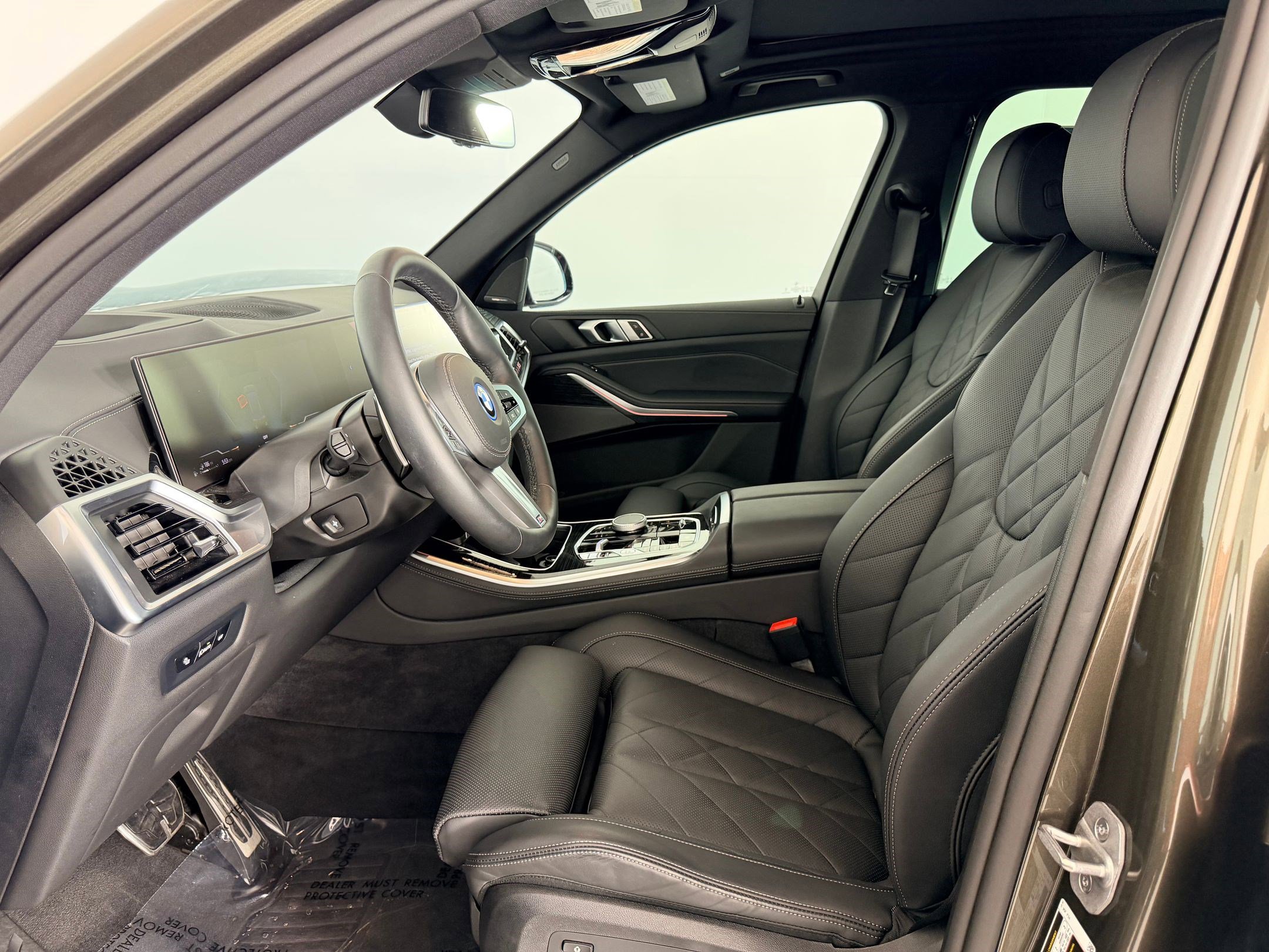 Certified 2025 BMW X5 xDrive50e w/ M Sport Package image 5