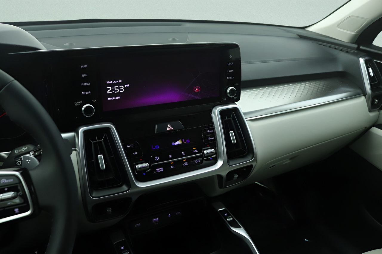 Used 2023 Kia Sorento EX FWD image 9