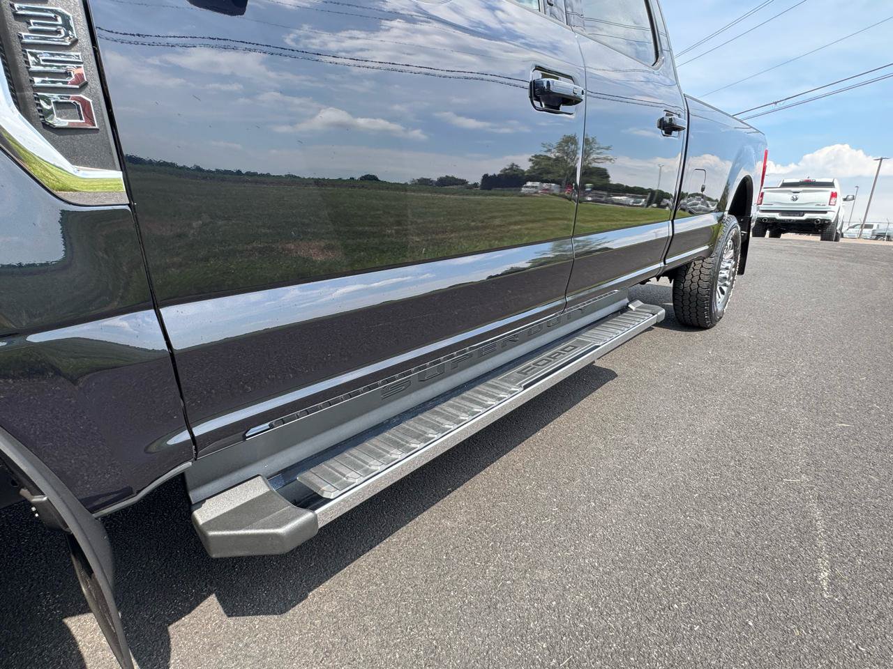 Used 2022 Ford F350 Lariat w/ Lariat Ultimate Package AWD/4WD image 32